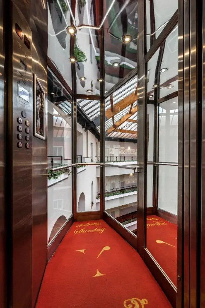 Отель Grand Hotel Yerevan