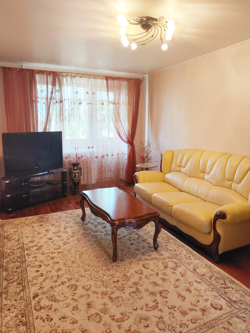 Великолепная трехкомнатная квартира в самом центре Тулы