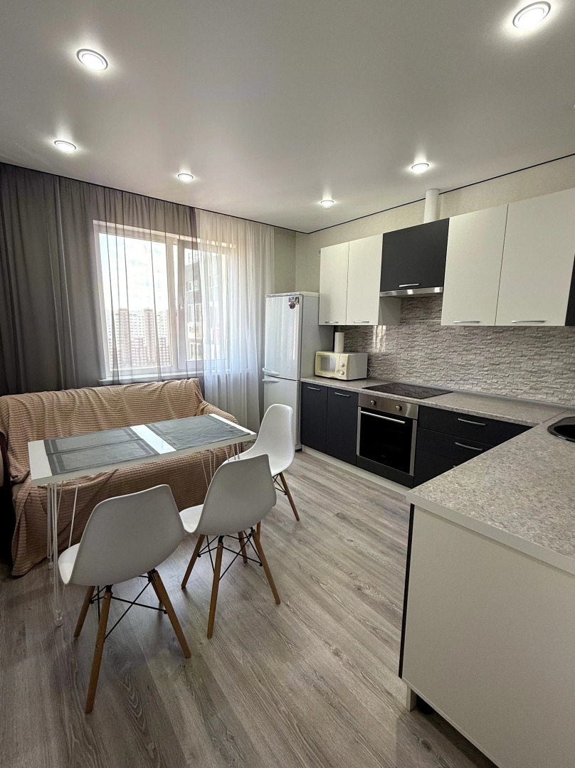 Квартира ОренРент у Города Еды