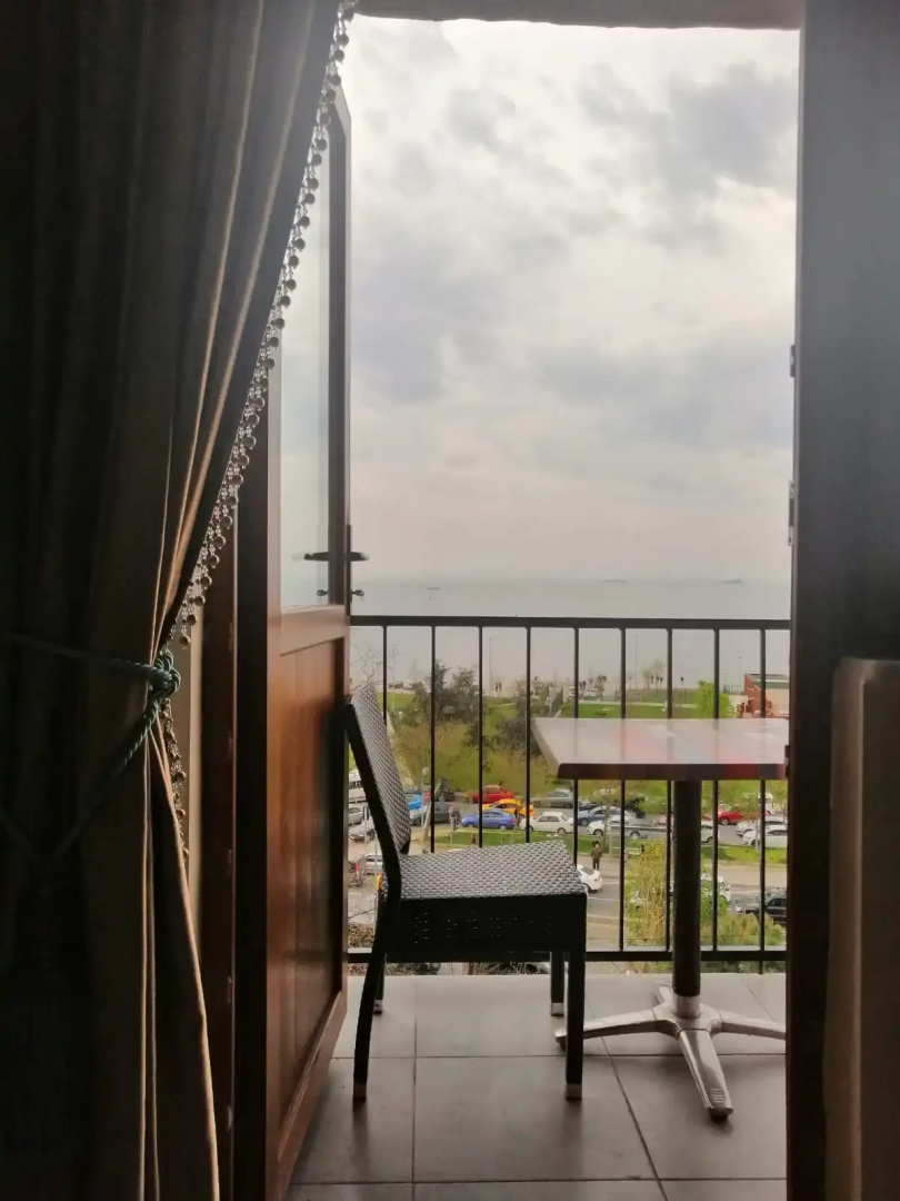 Sea House Suites