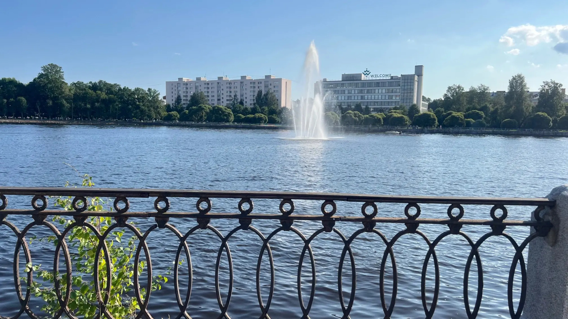 Квартира на набережной с видом на залив