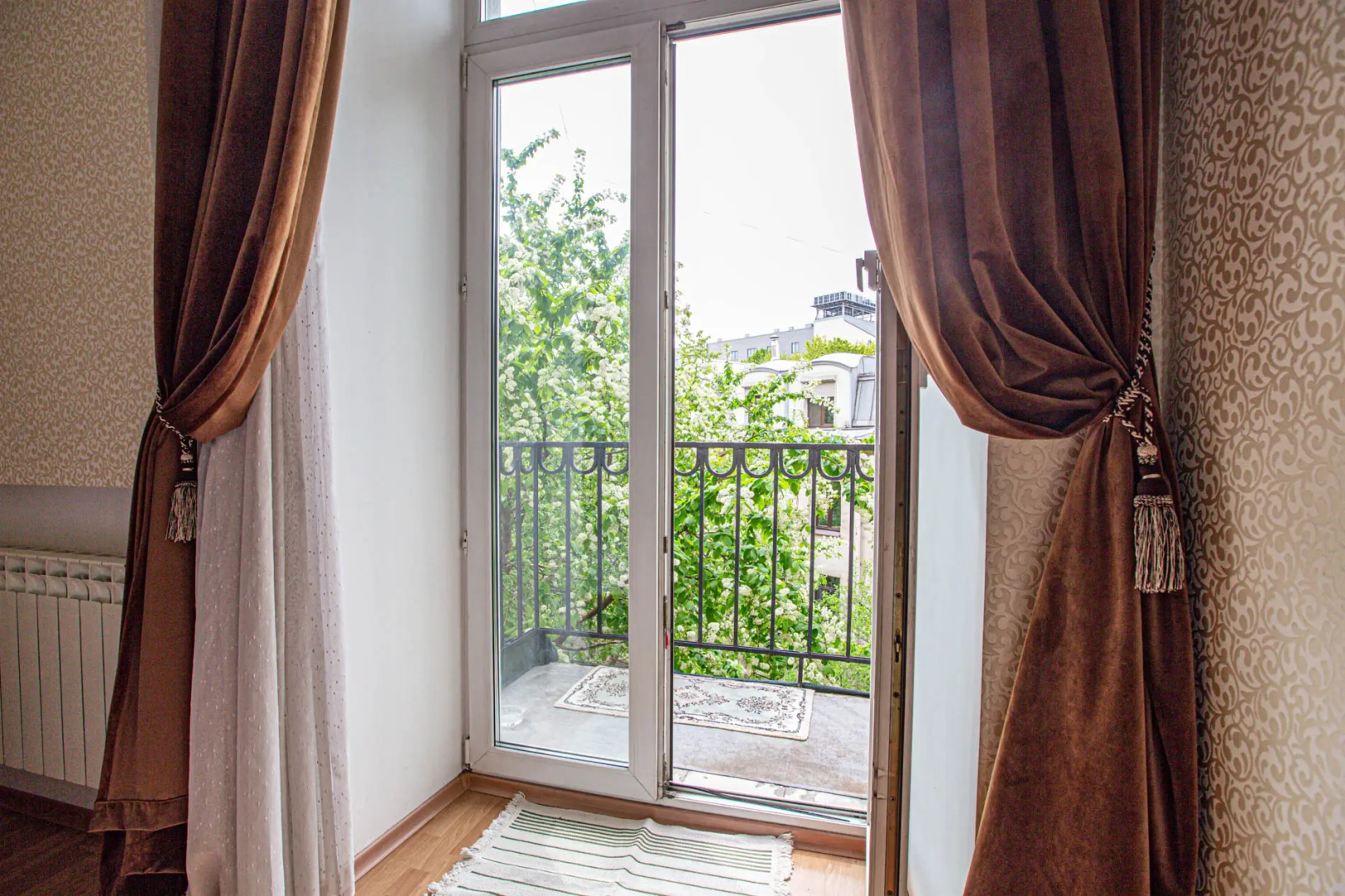 Апартаменты Уют на Караванной