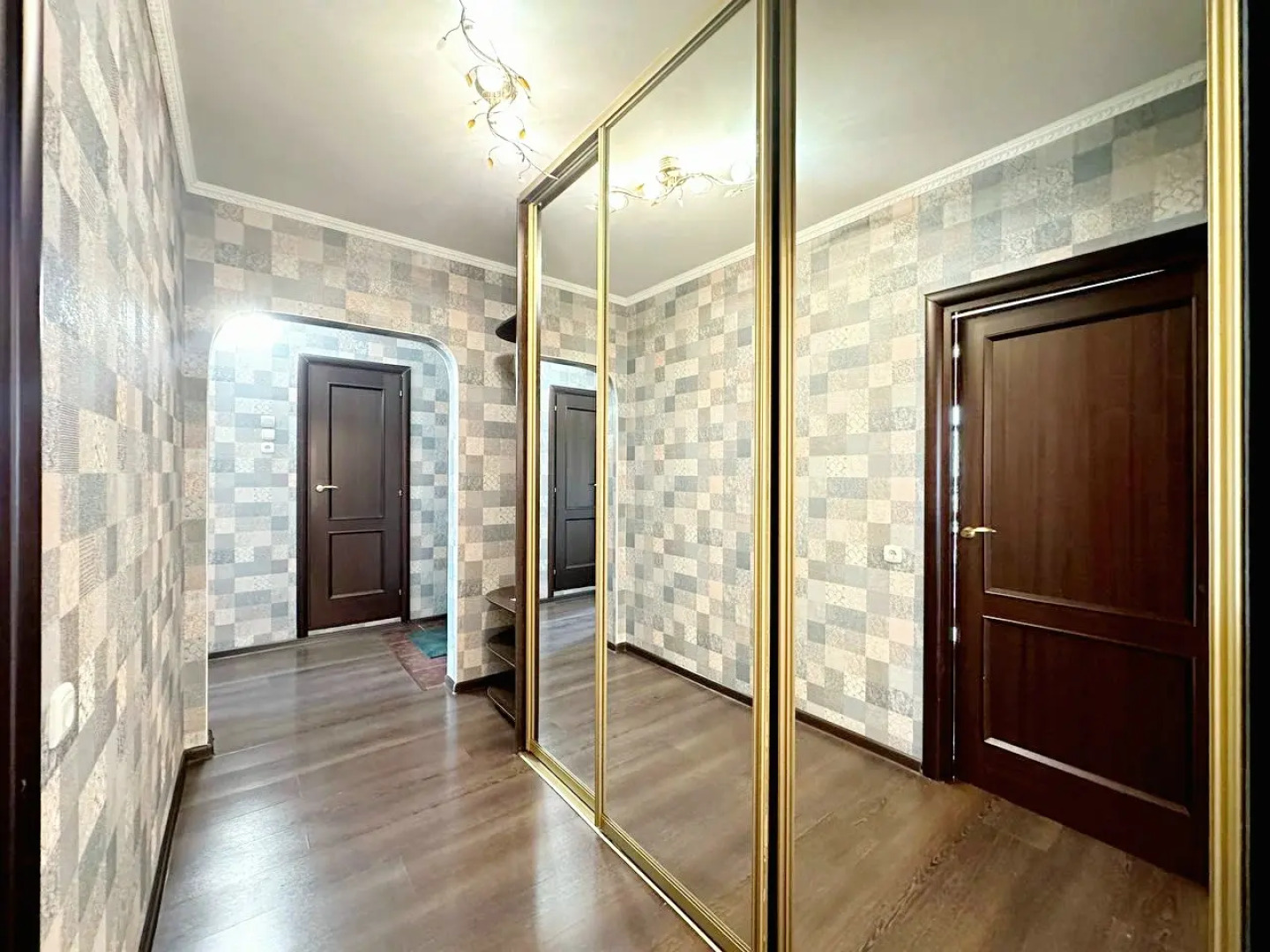 Квартира Двухкомнатная с балконом на Притомском