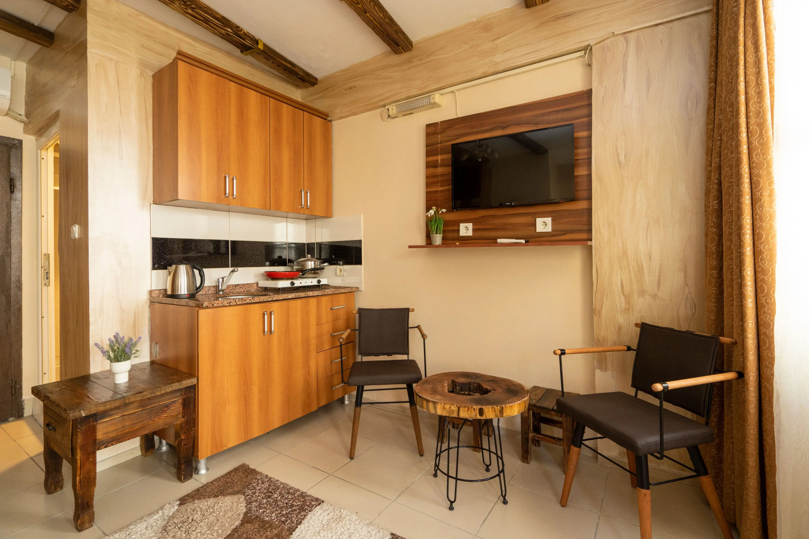 Pi Home & Apartments