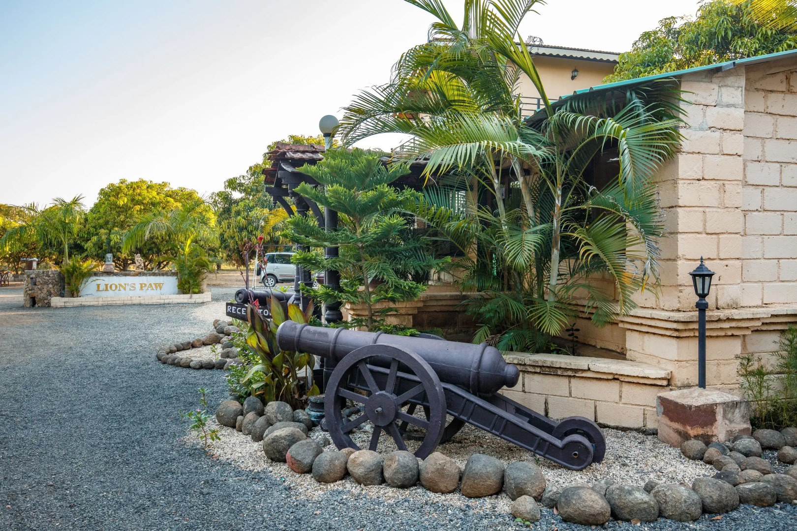 Отель Gir Lions Paw Resort