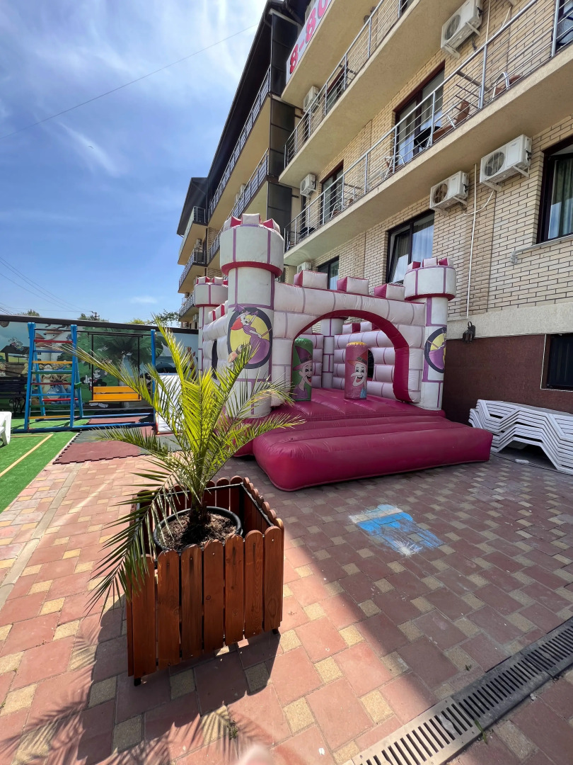 Отель Леонидас