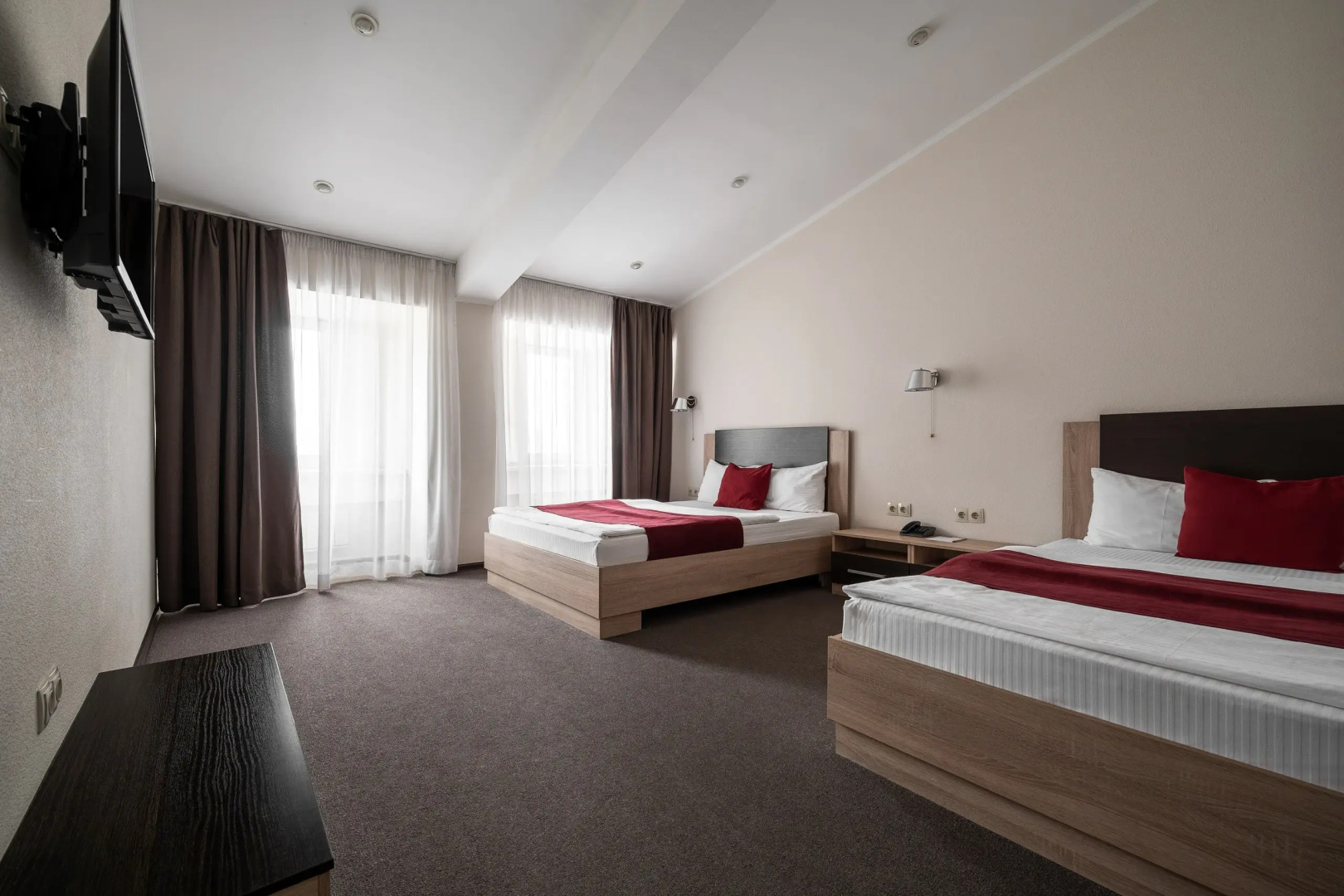 Отель Максим