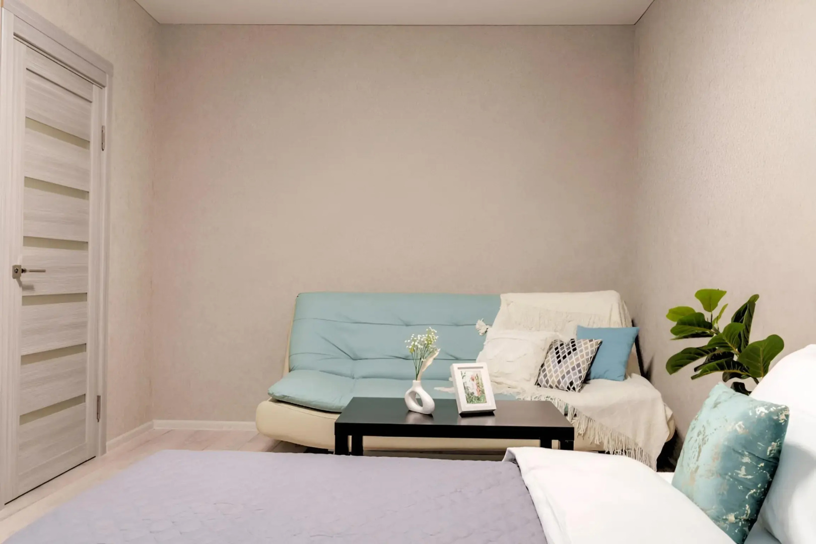 Квартира двухкомнатная у Парка Галицкого Апарт-Отелика на Героев Разведчиков