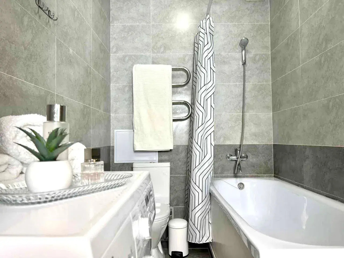 Апартаменты Евродвушка Бриз с прекрасным видом на город