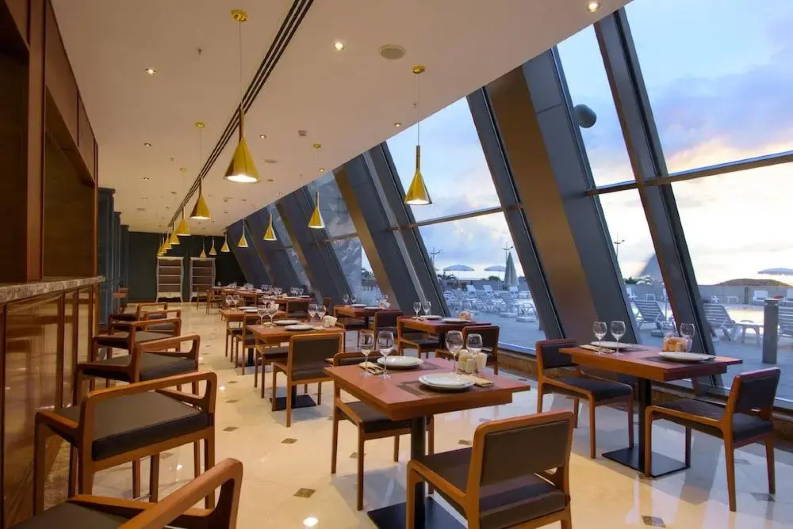 The Grand Gloria Отель