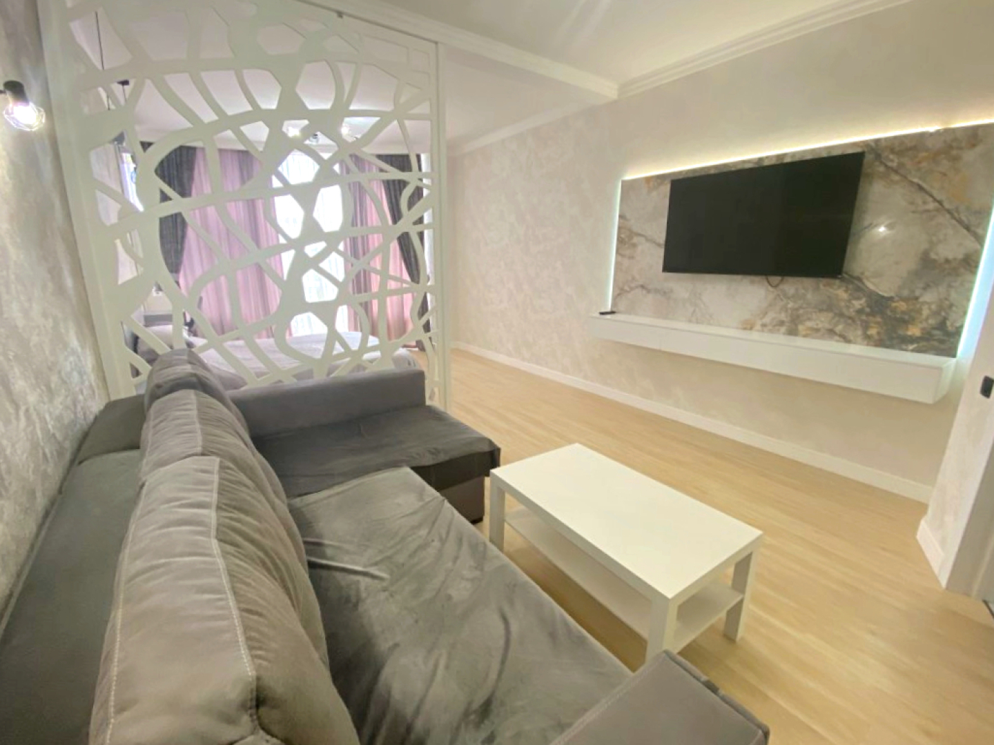 Апартаменты Улучшенные На Пушкина 54\1 с панорамным видом на город и парковочным местом