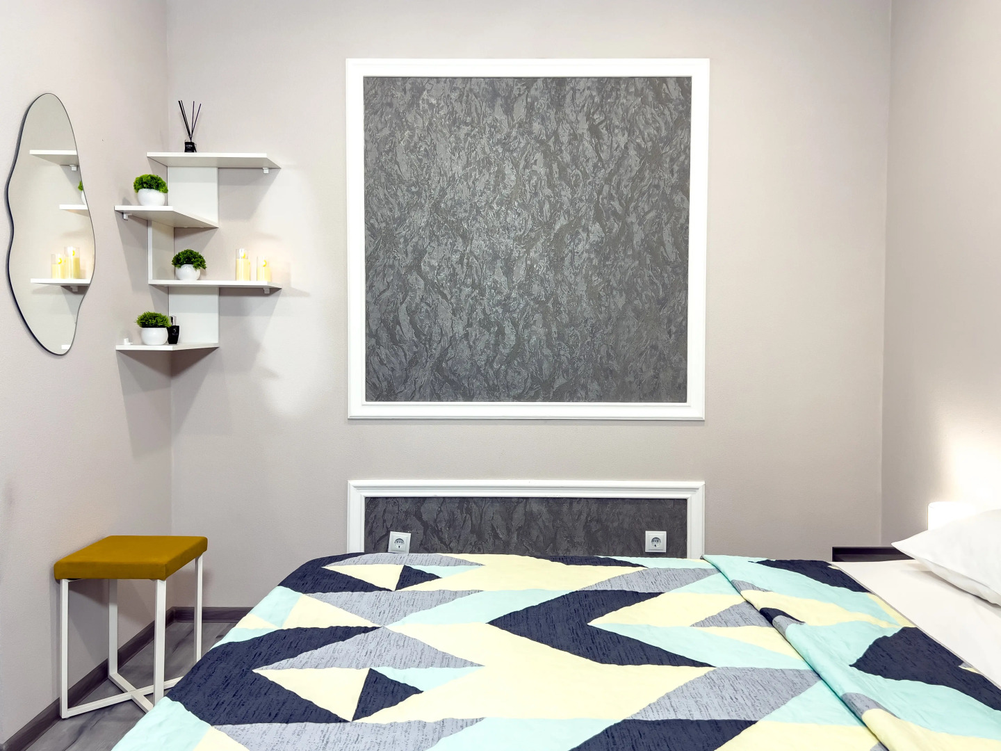 Апартаменты еЖИВИка Автомобилистов 13