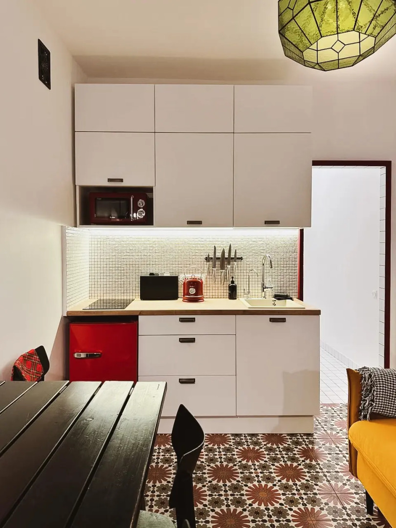 Квартира в тихом дворе с раздельными комнатами и с сауной на Невском