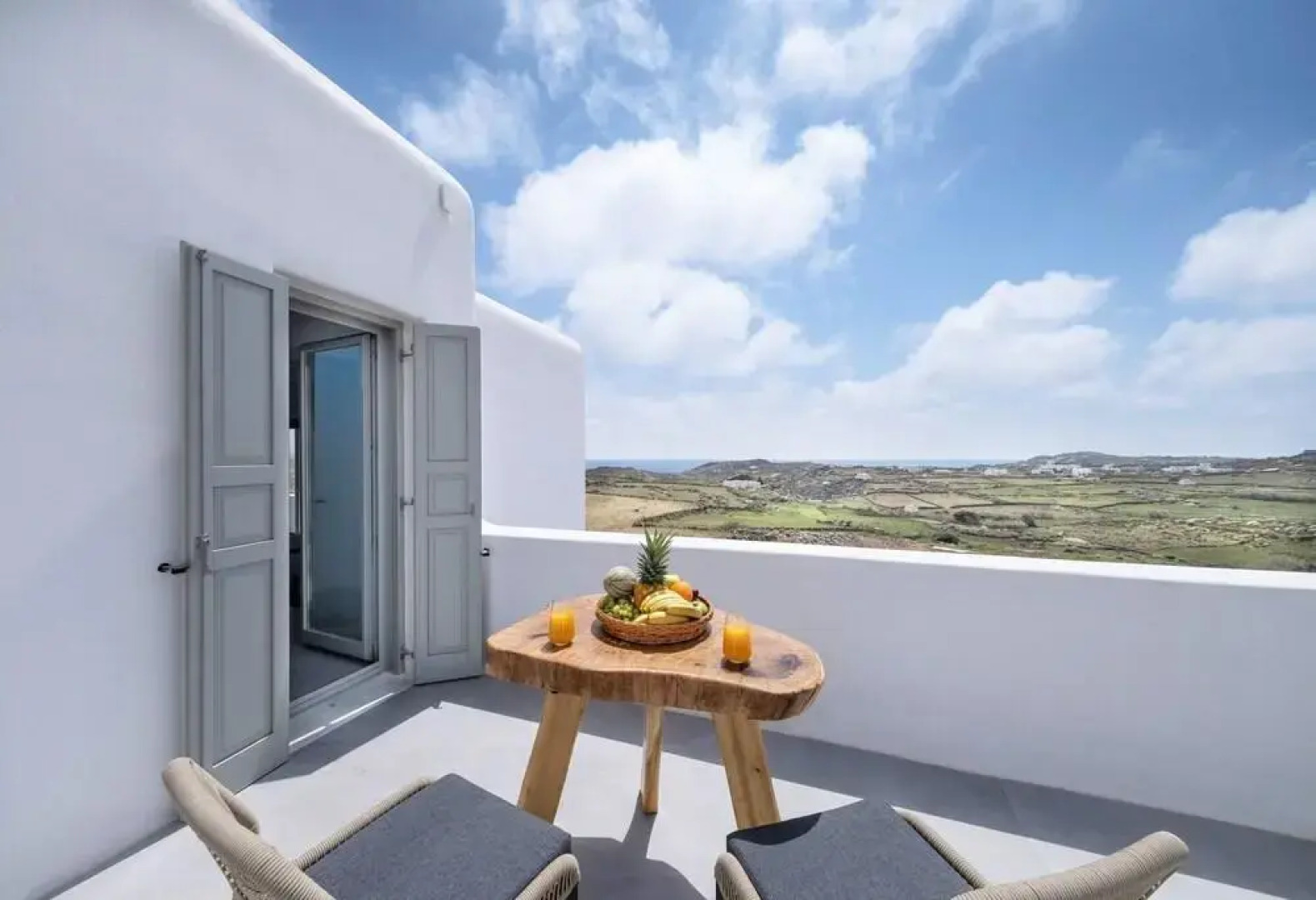 Отель Legendary Suites