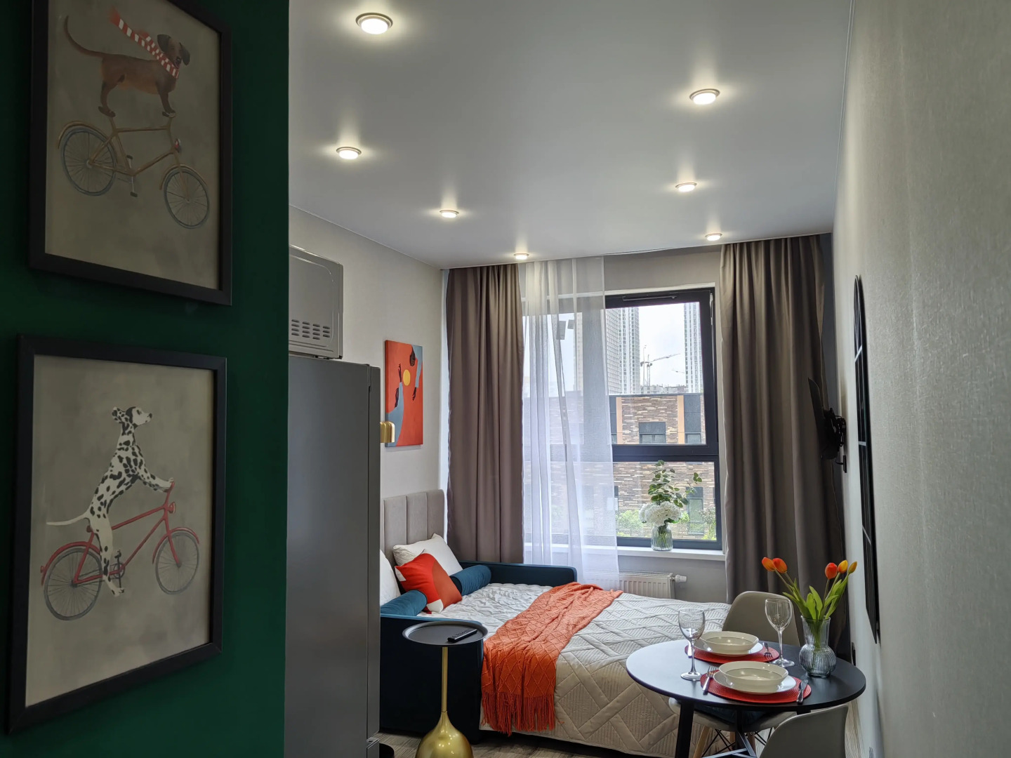 Квартира Яркая студия в 4 минутах от метро. Бесконтактное заселение