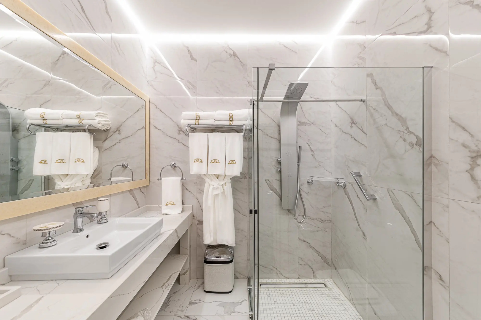 Отель Men'K Kings