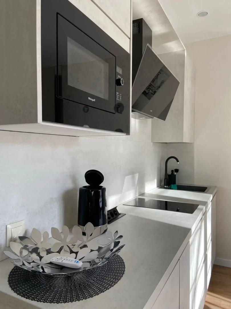 Апартаменты у берега моря с видом на парк