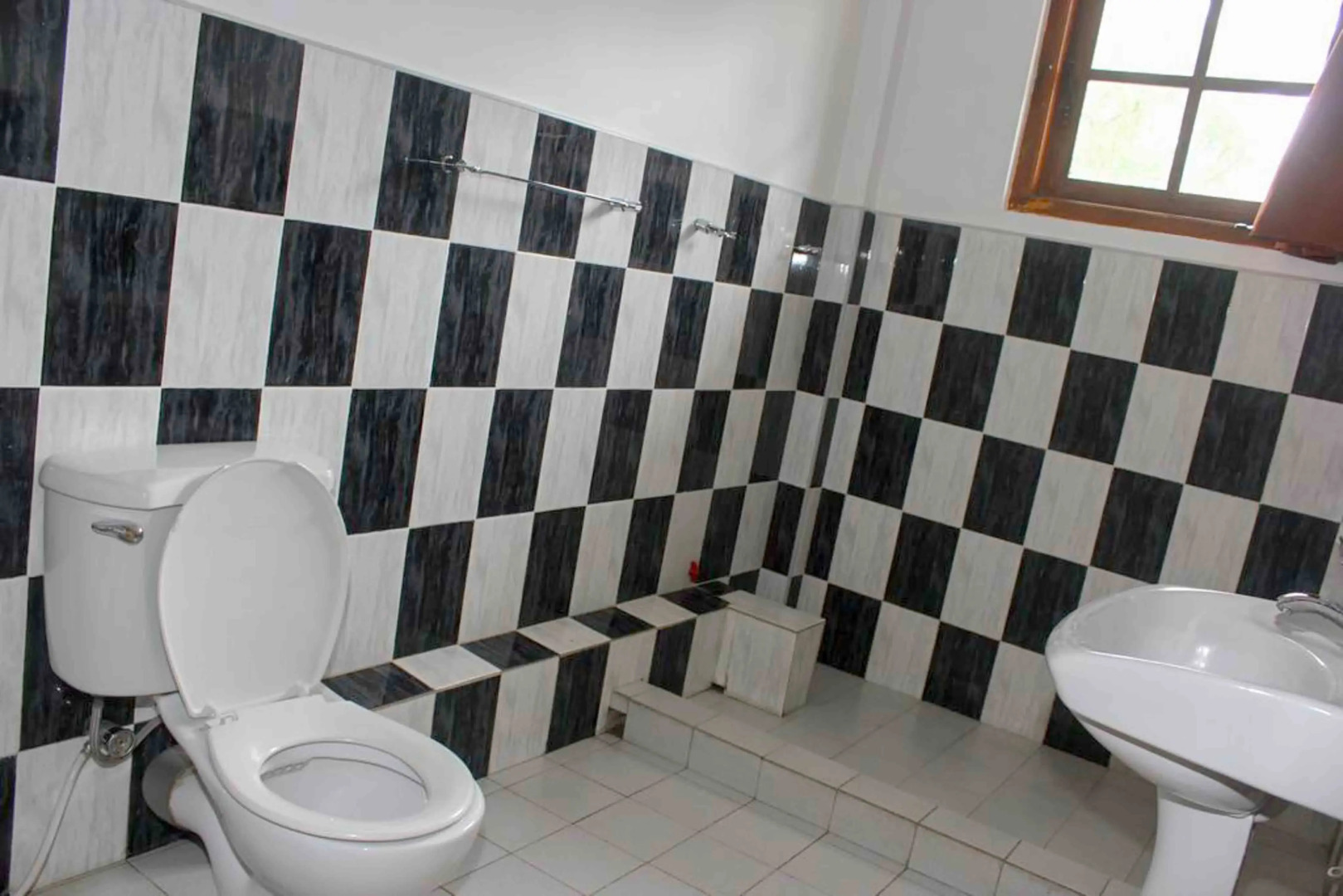 Отель Yoho Thushara