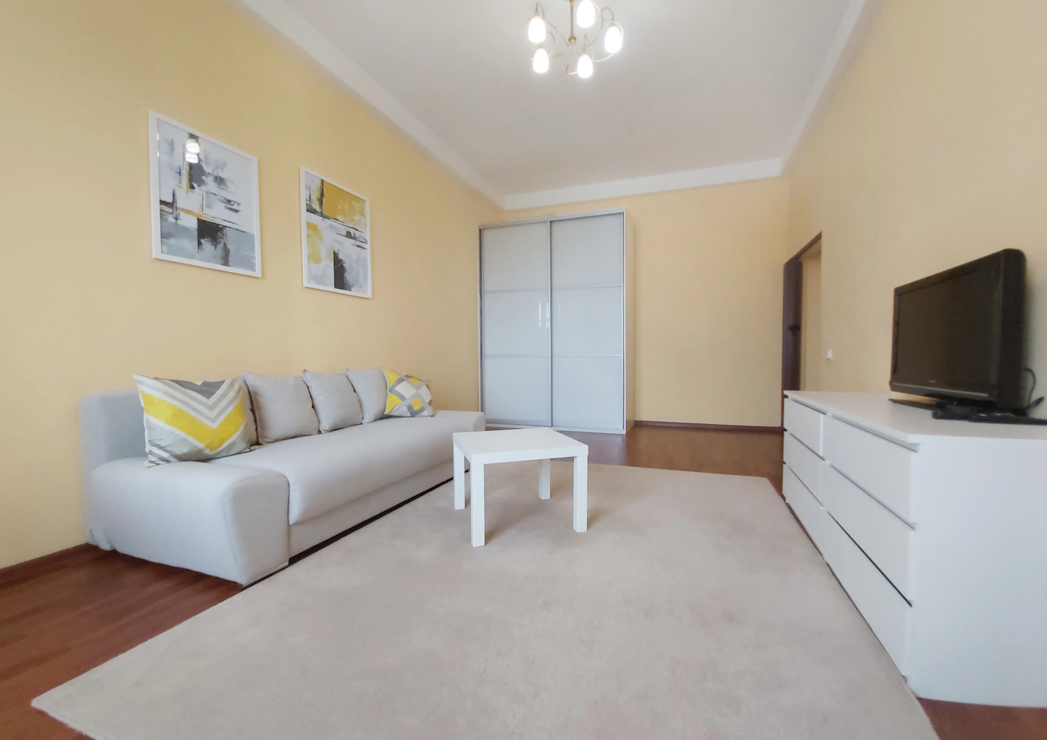 Апартаменты на Кирова 1 у жд вокзала Динамо