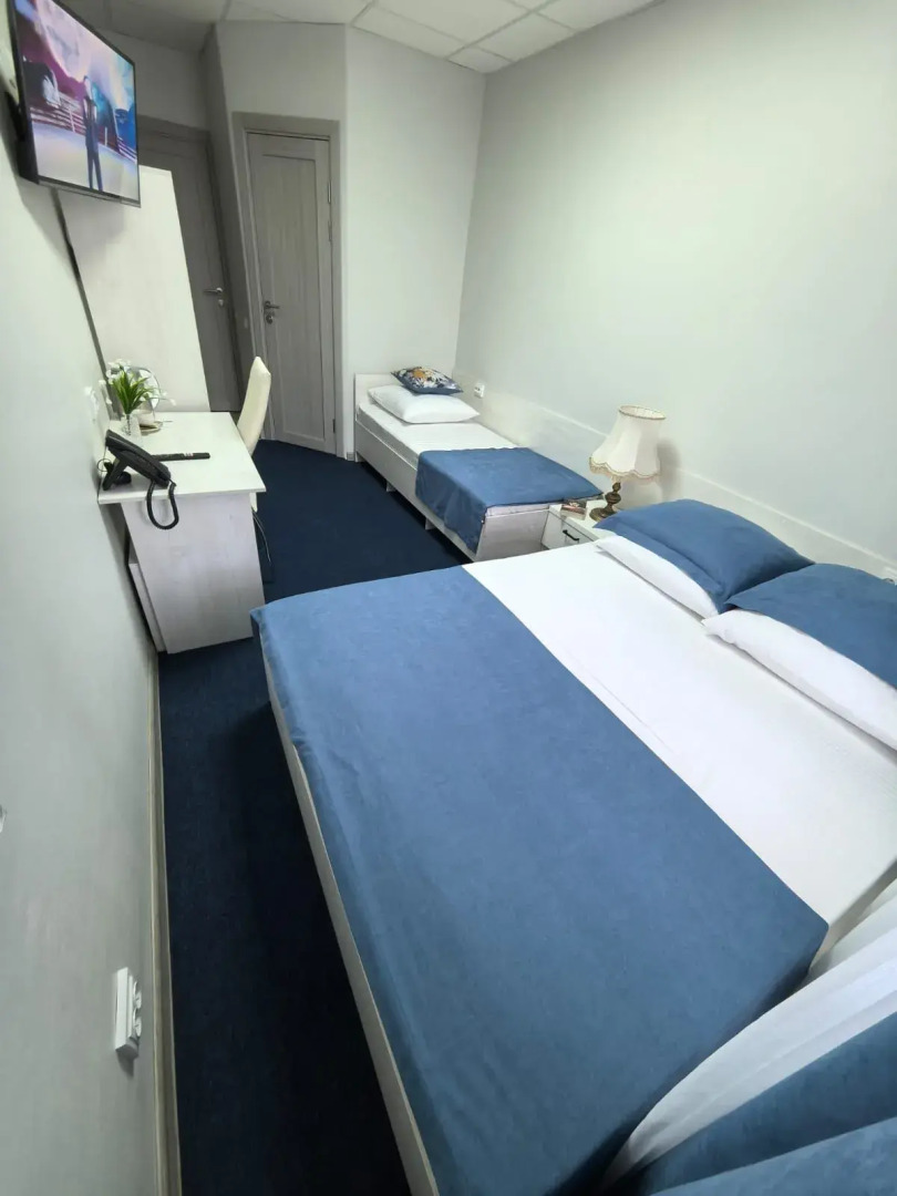 Отель Белая Ворона