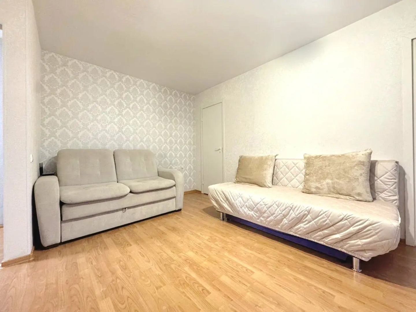 Квартира Двухкомнатная с Балконом и Кондиционером в Центре на Весенней