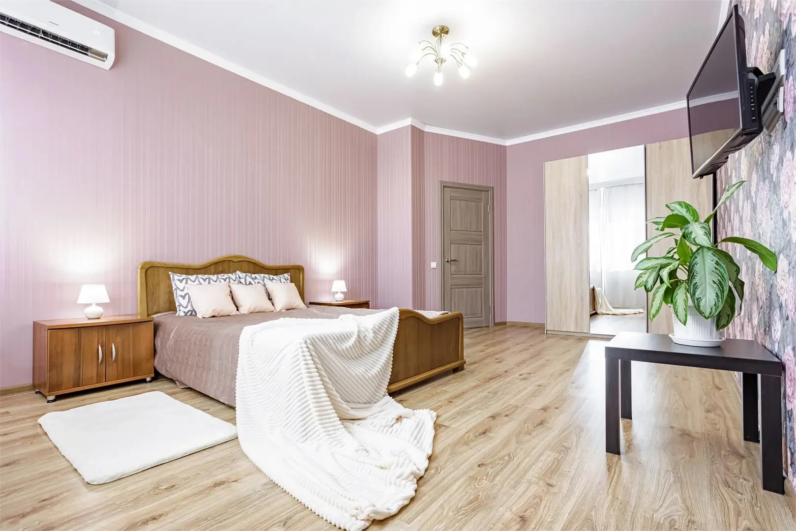 Апартаменты на Октябрьской 13