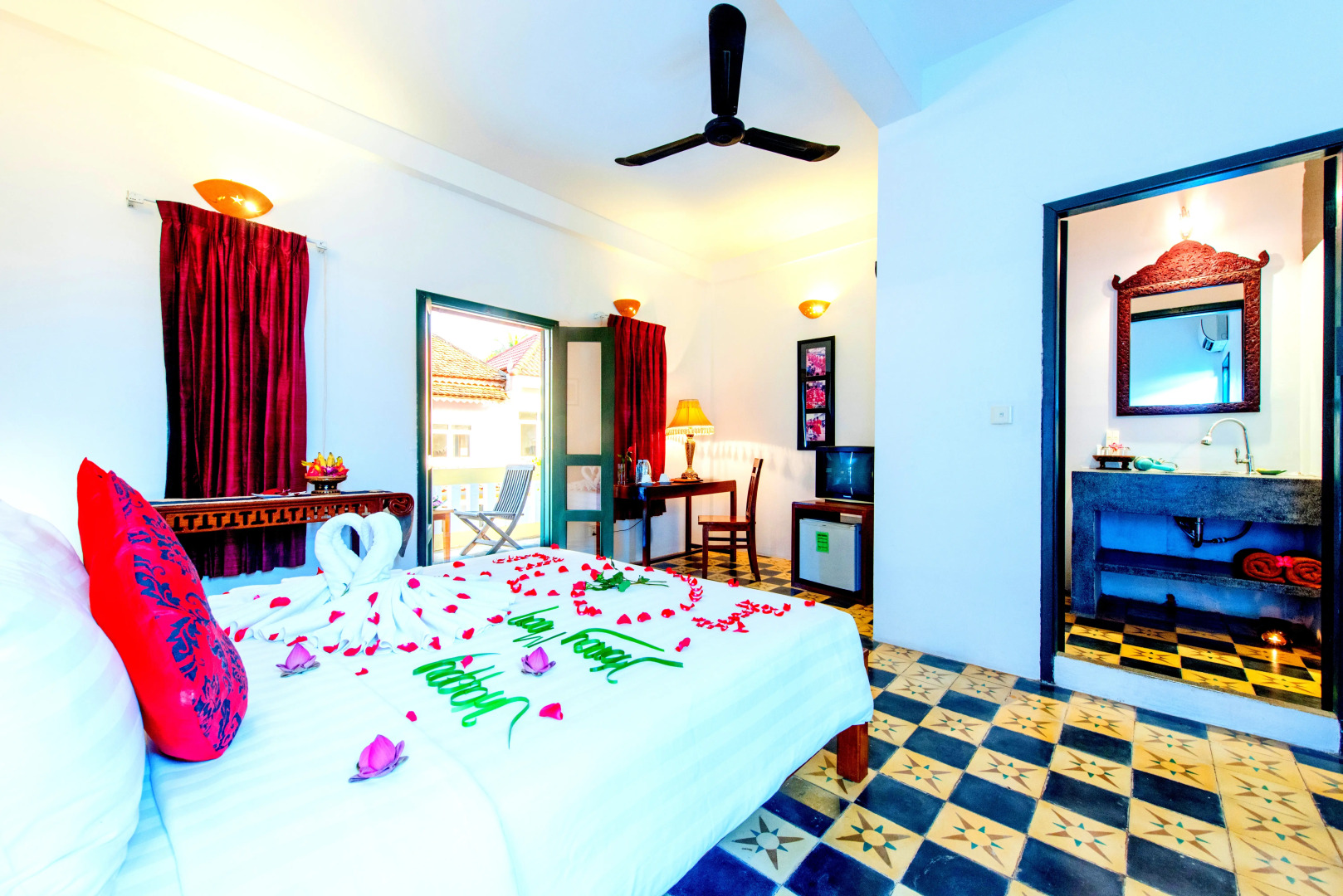 Отель Golden Banana Residence