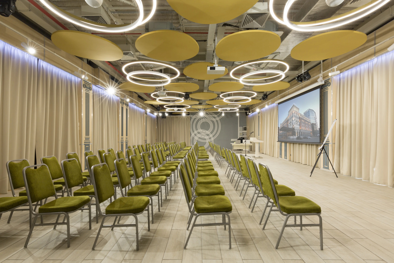 Отель Нестеров Плаза