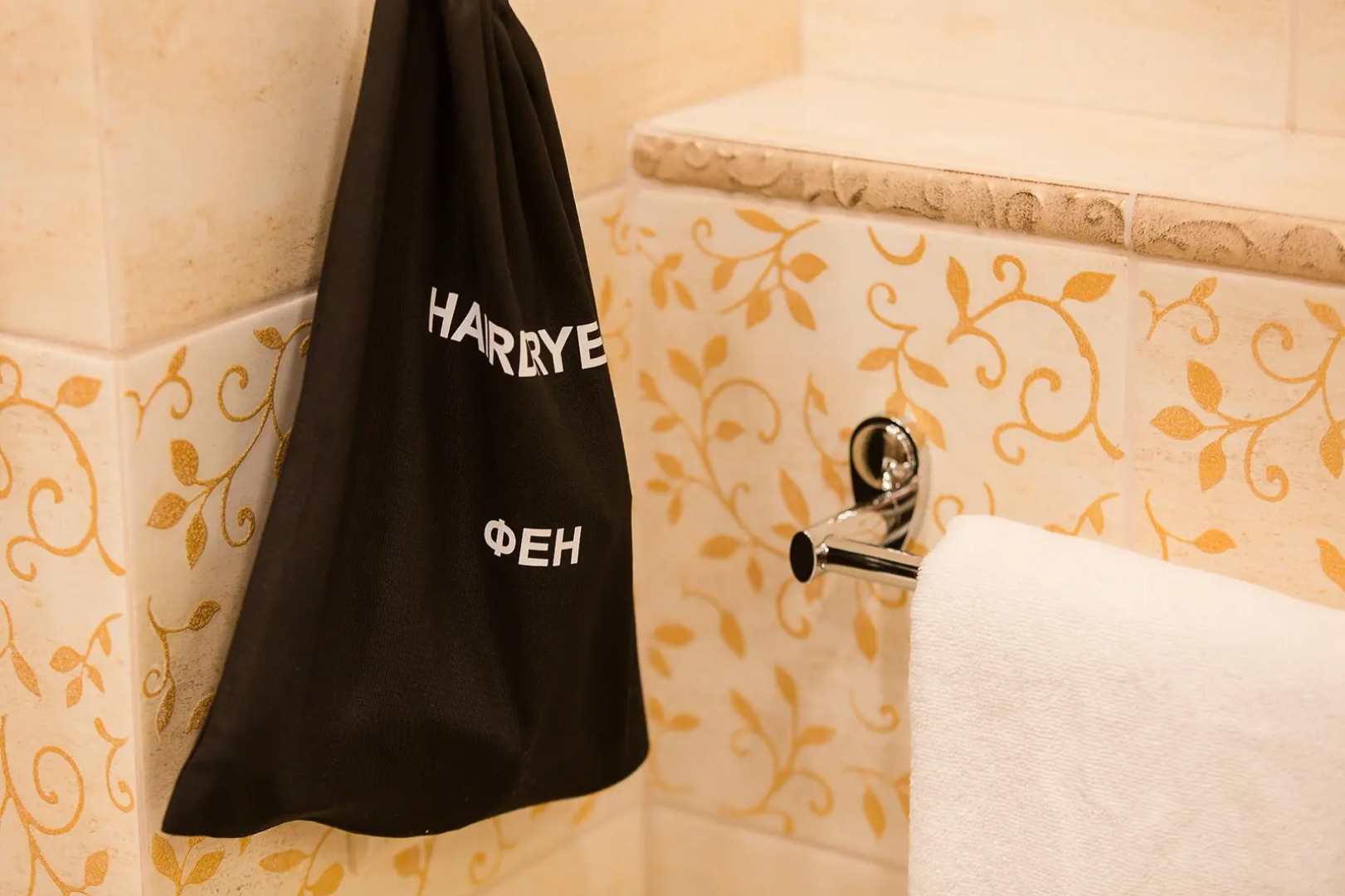 Отель Левада