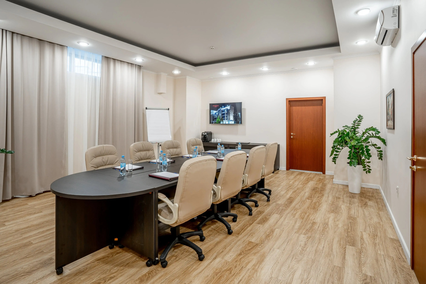 Отель Метрополис