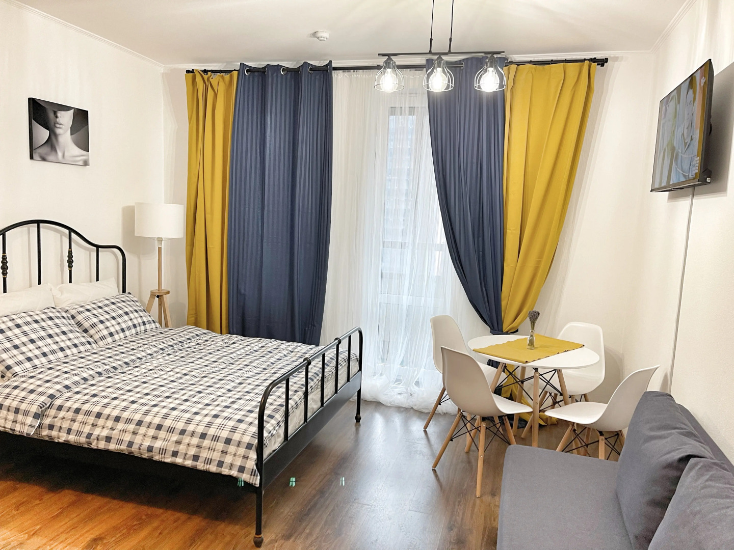 Квартира Loft Studio on Komendantskiy