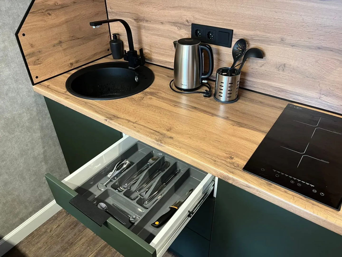 Апартаменты Авторские с сезонным бассейном