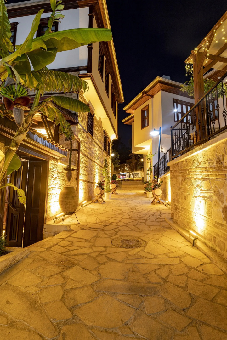 Отель WOO Town Suites