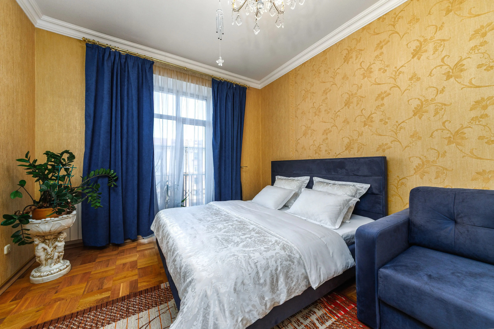 Апартаменты трехкомнатные Ladgorna на Независимости 13