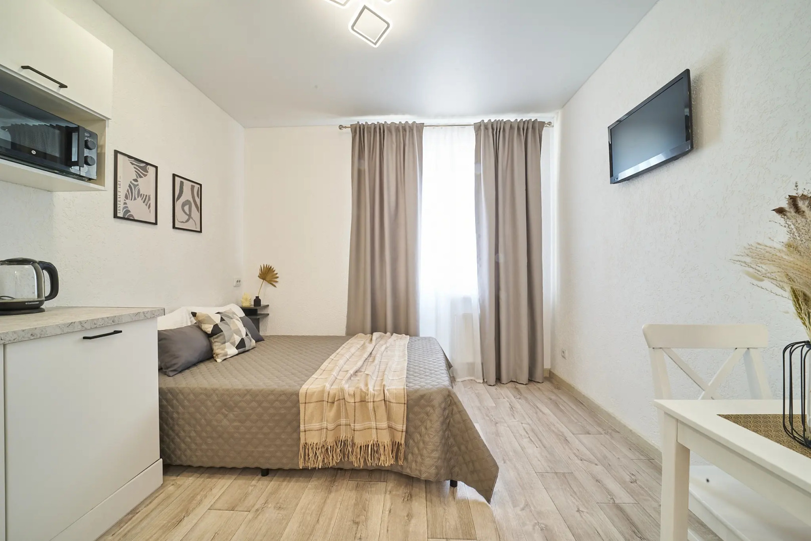 Квартира Родионова 202/2-70