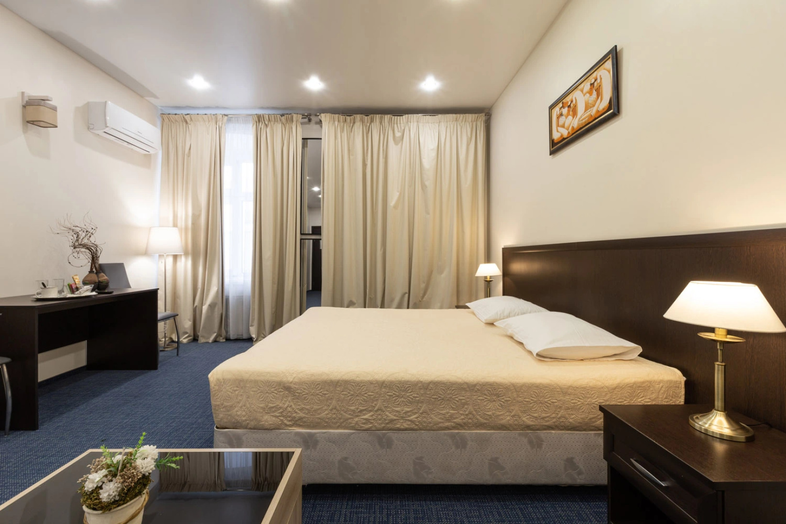 Отель Артхофф