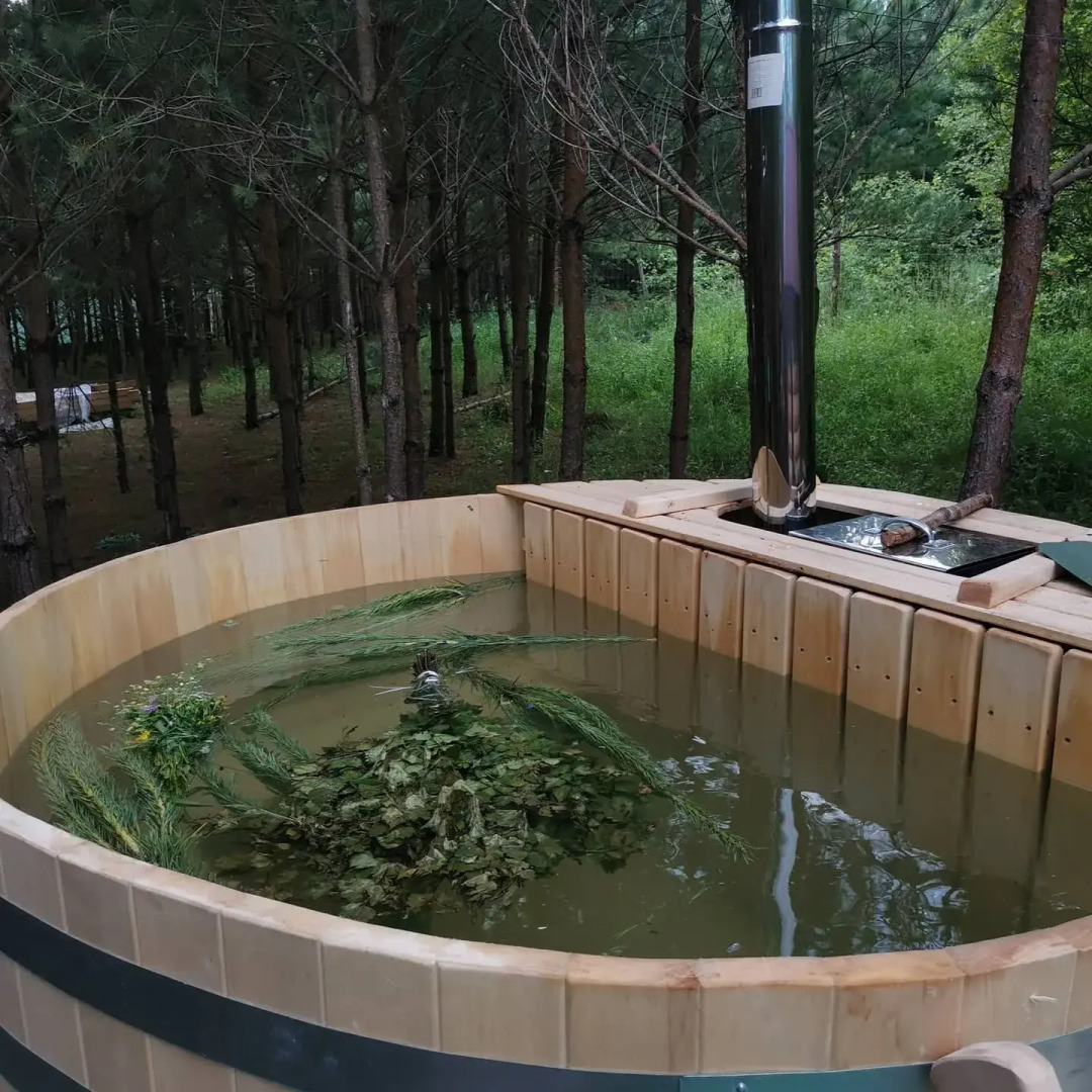 Частный Дом О, Дни в Лесу