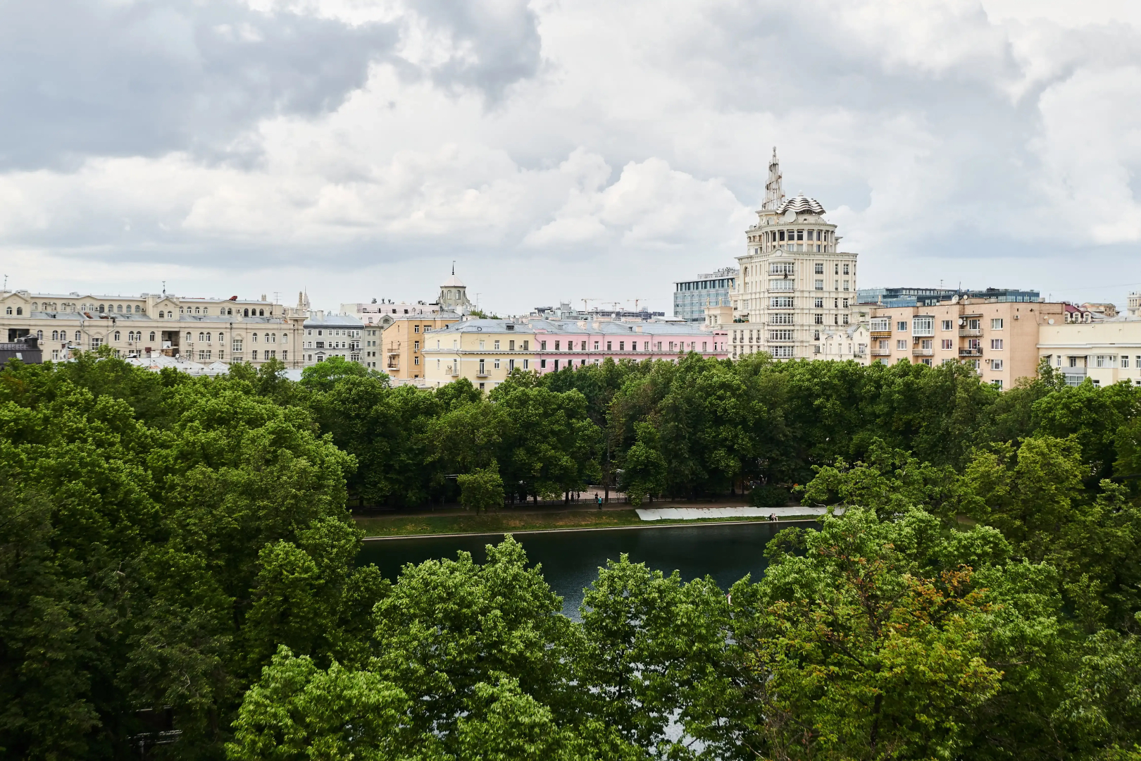 Квартира GM Apartments Стильная Студия на Патриарших Прудах