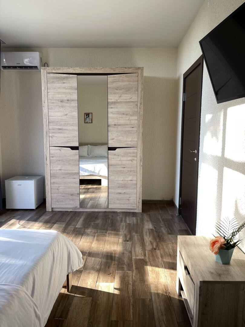 Вилла с бассейном и 5 мастер спальнями