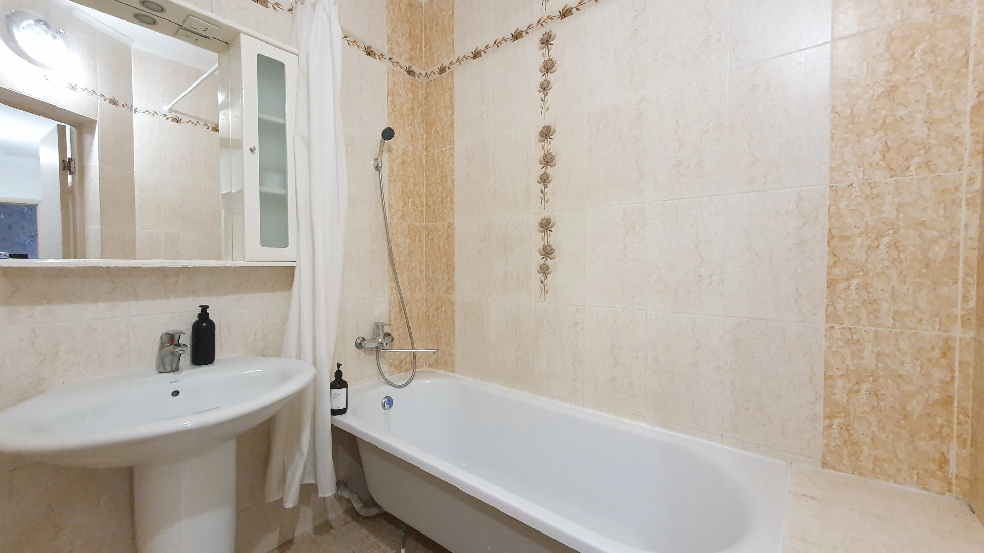 Апартаменты двухкомнатные на 11 этаже