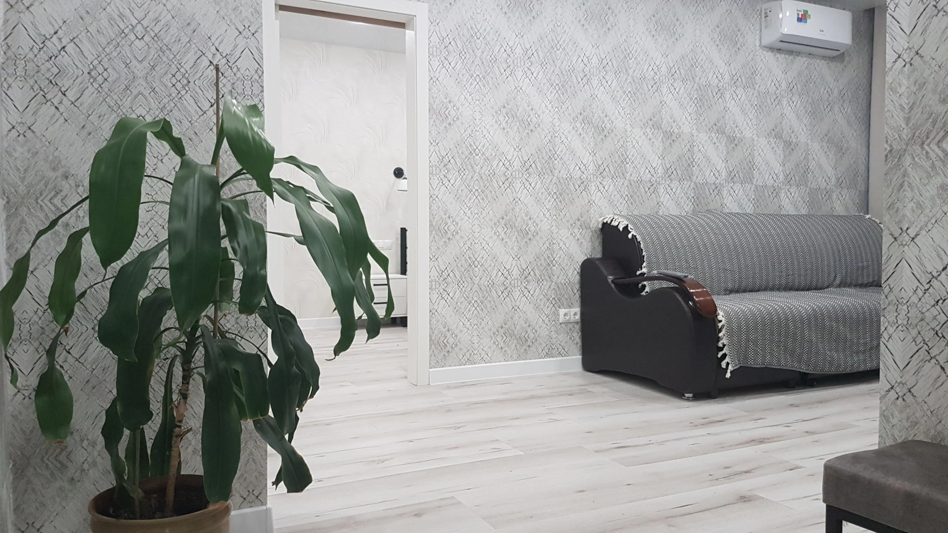 Квартира Староникитская 10А