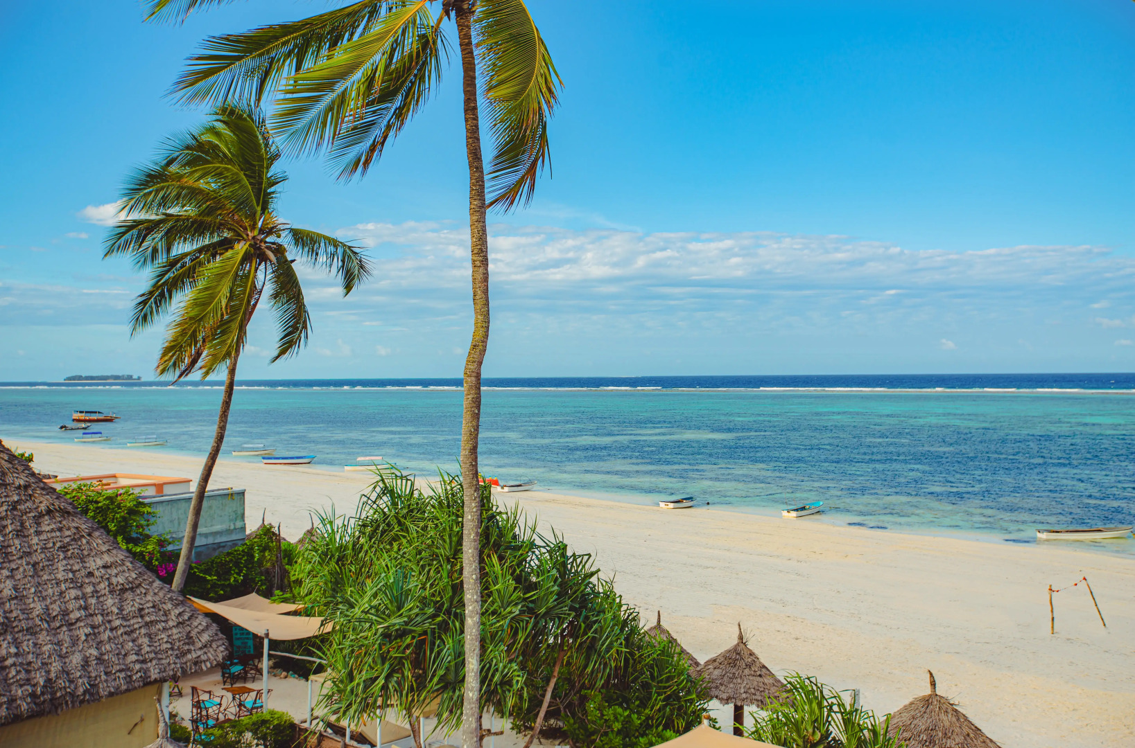 Отель AHG Sun Bay Mlilile Beach