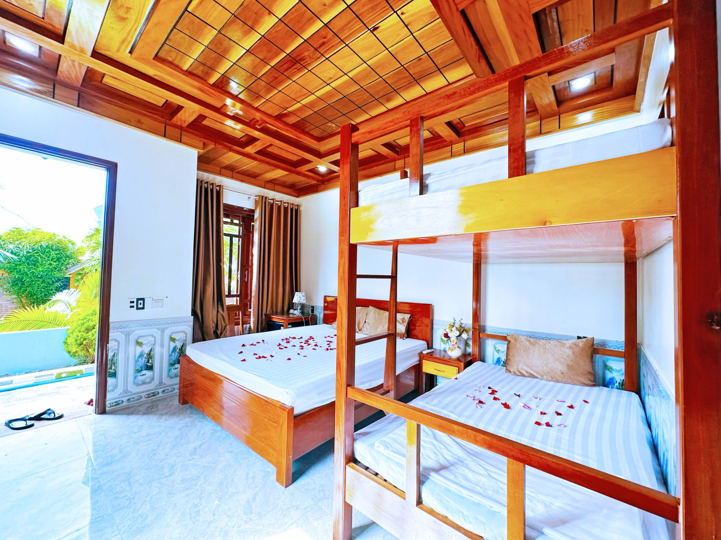 Отель The Hillside Homes