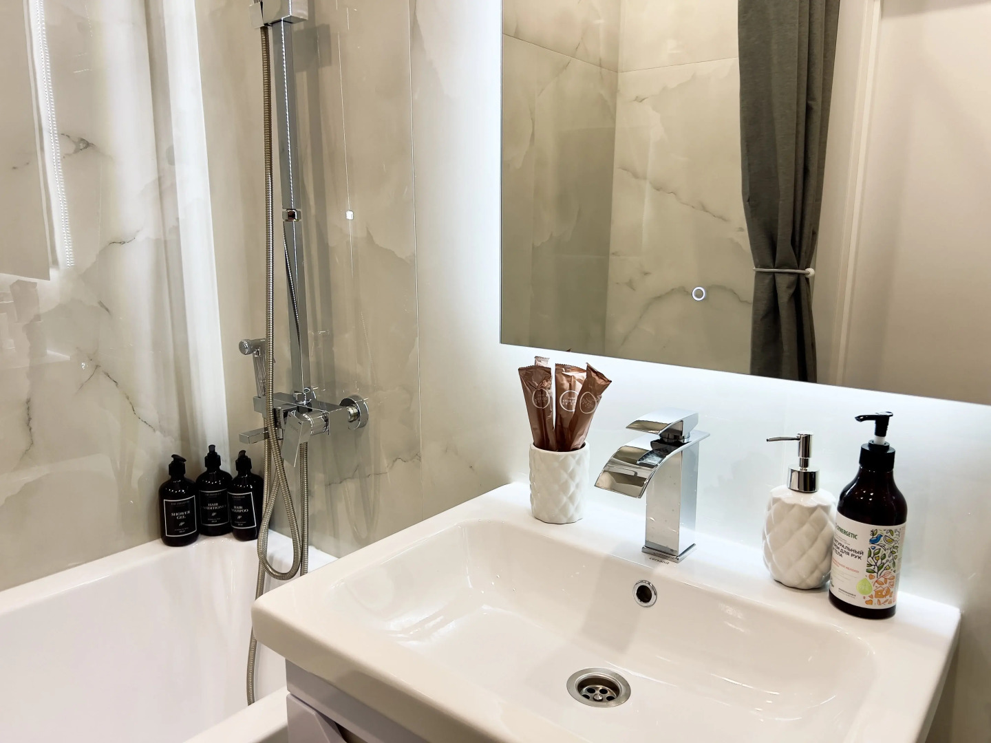 Апартаменты ВыДома в Центре Тюмени Рядом с Природой