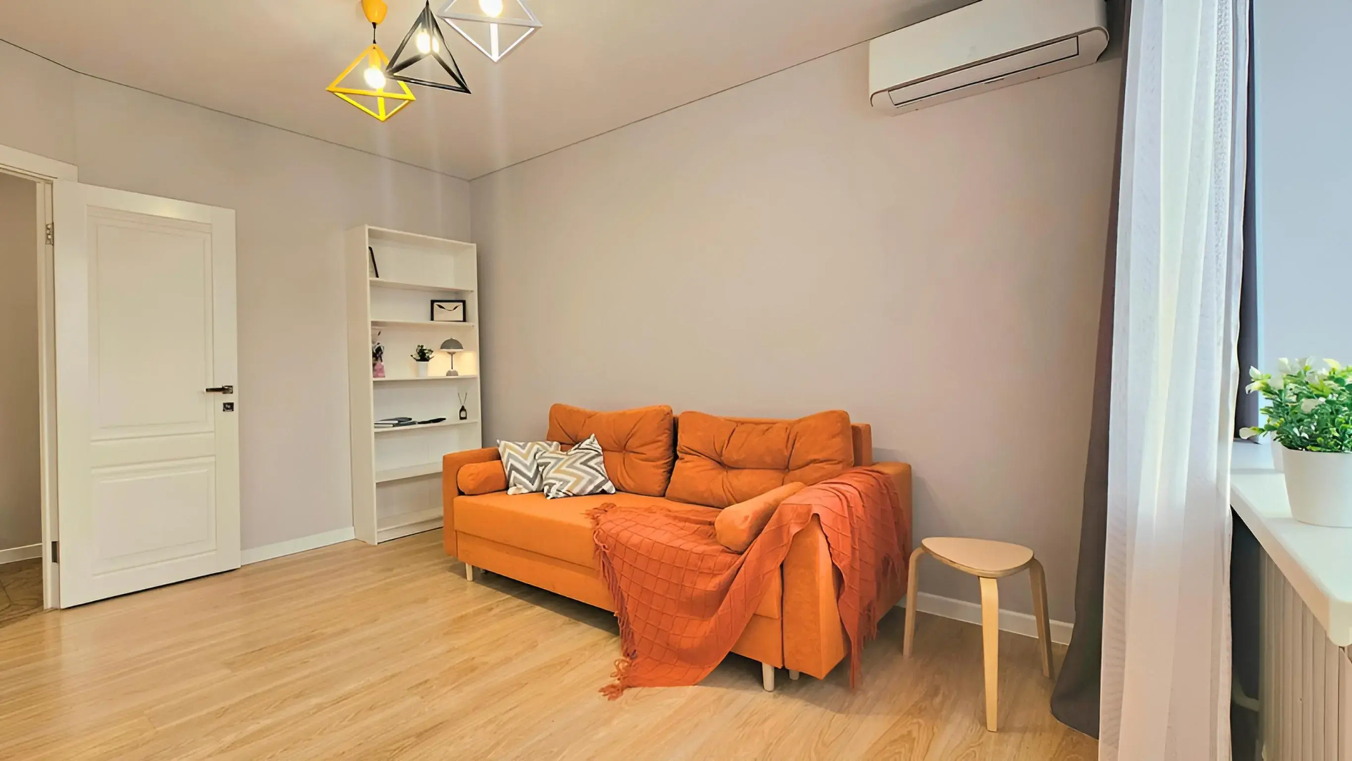 Квартира в Центральной Части Города Рядом со Станцией Метро Суконная Слобода