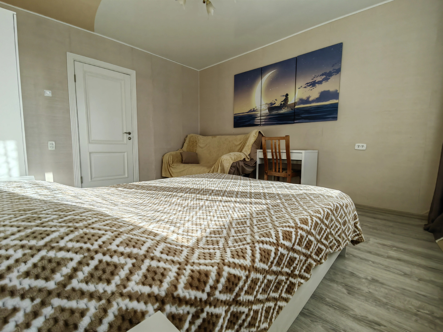 Апартаменты трехкомнатные  у Елены