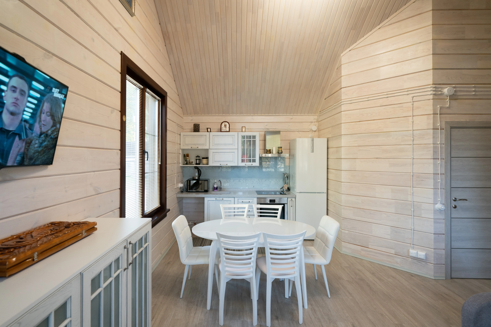 Отель Дом у реки Алтын-Ай