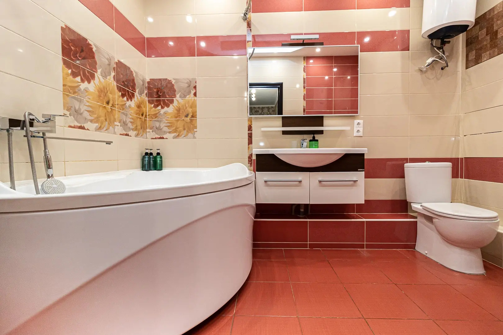 Квартира Просторная двухкомнатная недалеко от парка Галицкого