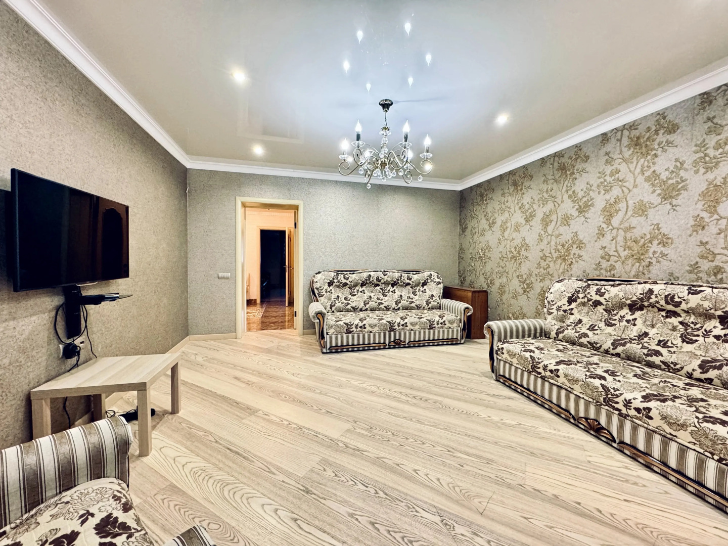 Квартира 2-х комнатная возле Кремля