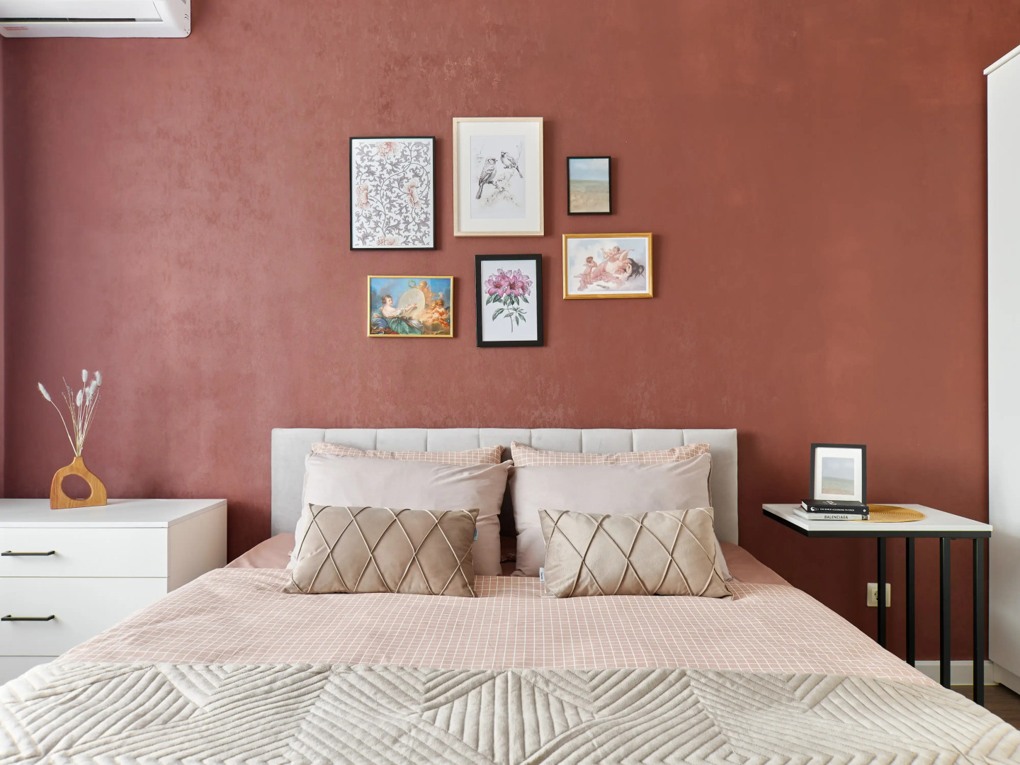 Апартаменты Бархатный Рассвет, возле Метро Горки